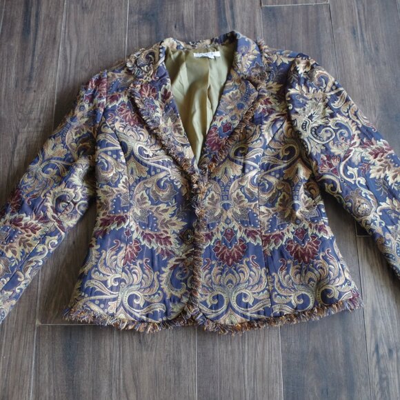 Vintage Tapestry Ladies Jacket With Unique Buttons - Picture 7 of 8